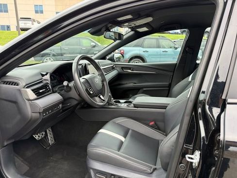 Used 2025 Toyota Camry SE FWD image 20