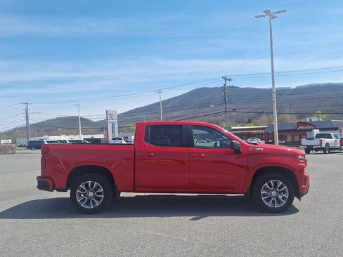 Used 2021 Chevrolet Silverado 1500 RST image 2