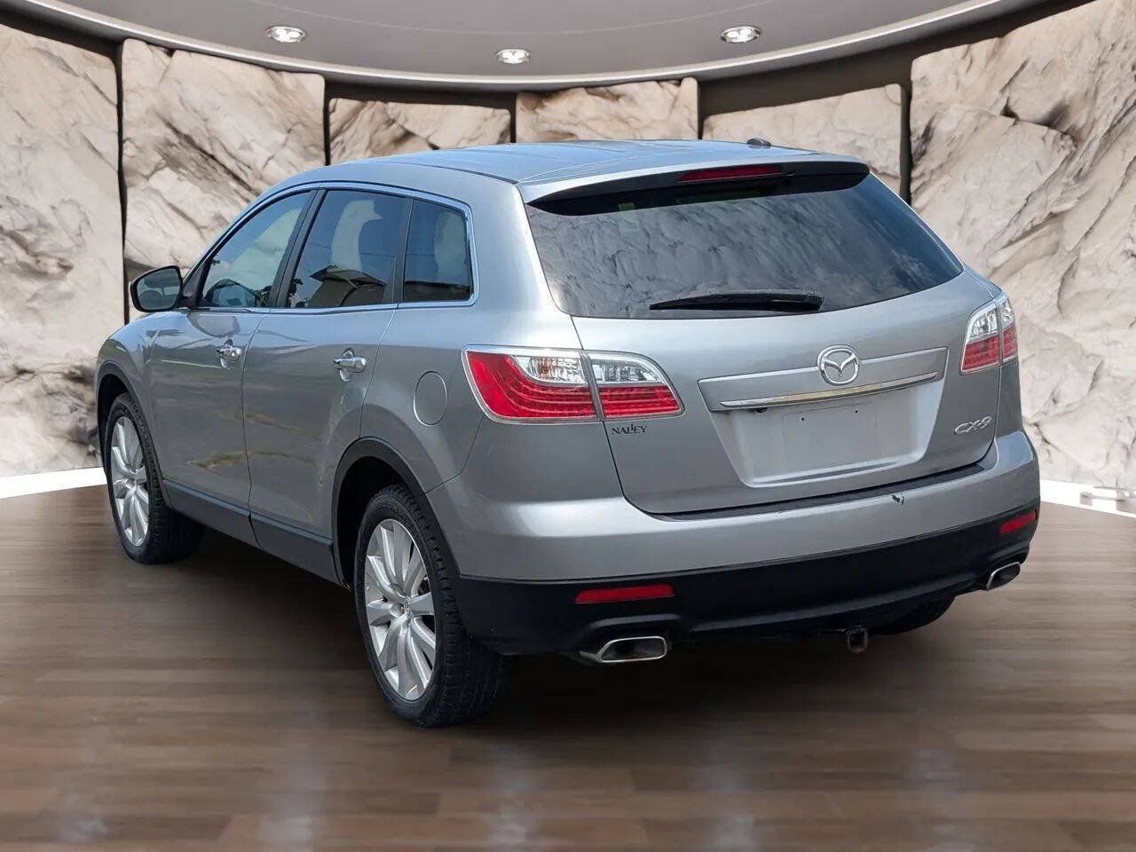 Used 2010 MAZDA CX-9 Grand Touring w/ Moonroof & Bose Audio Pkg FWD image 8