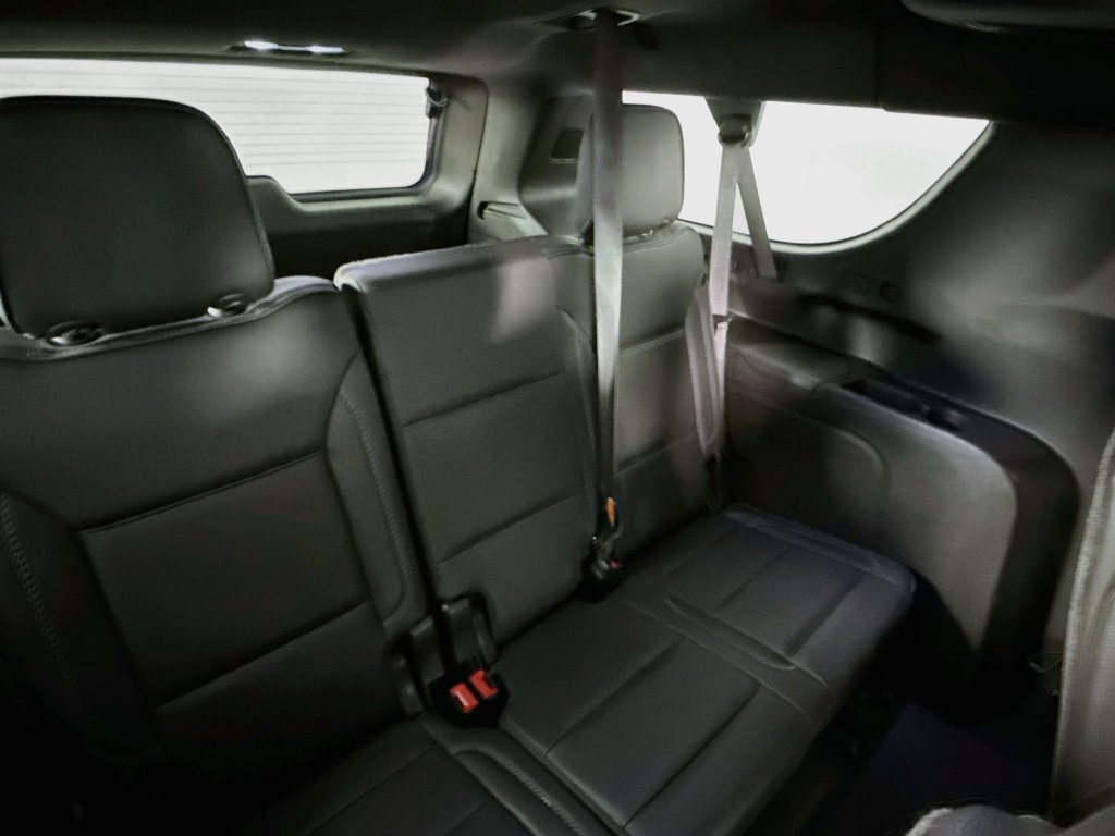 Used 2021 GMC Yukon XL Denali w/ Denali Premium Package AWD/4WD image 30