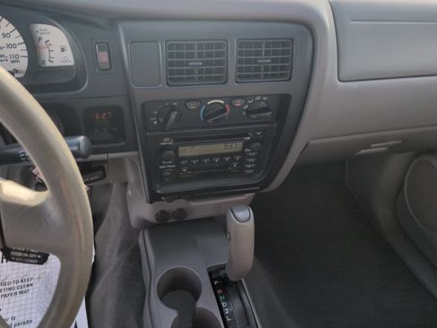 Used 2003 Toyota Tacoma PreRunner RWD image 15