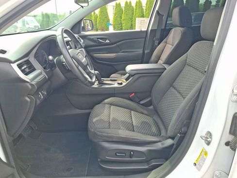 Used 2017 GMC Acadia SLE FWD image 16