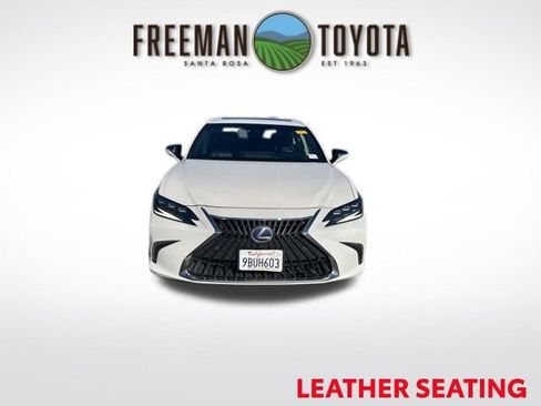 Used 2022 Lexus ES 300h w/ Luxury Package image 2