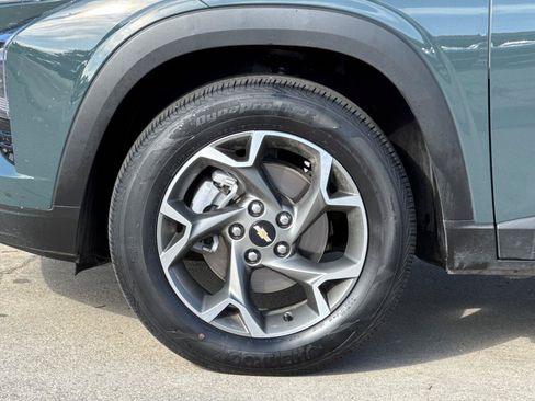 Used 2025 Chevrolet Trax LT FWD image 28