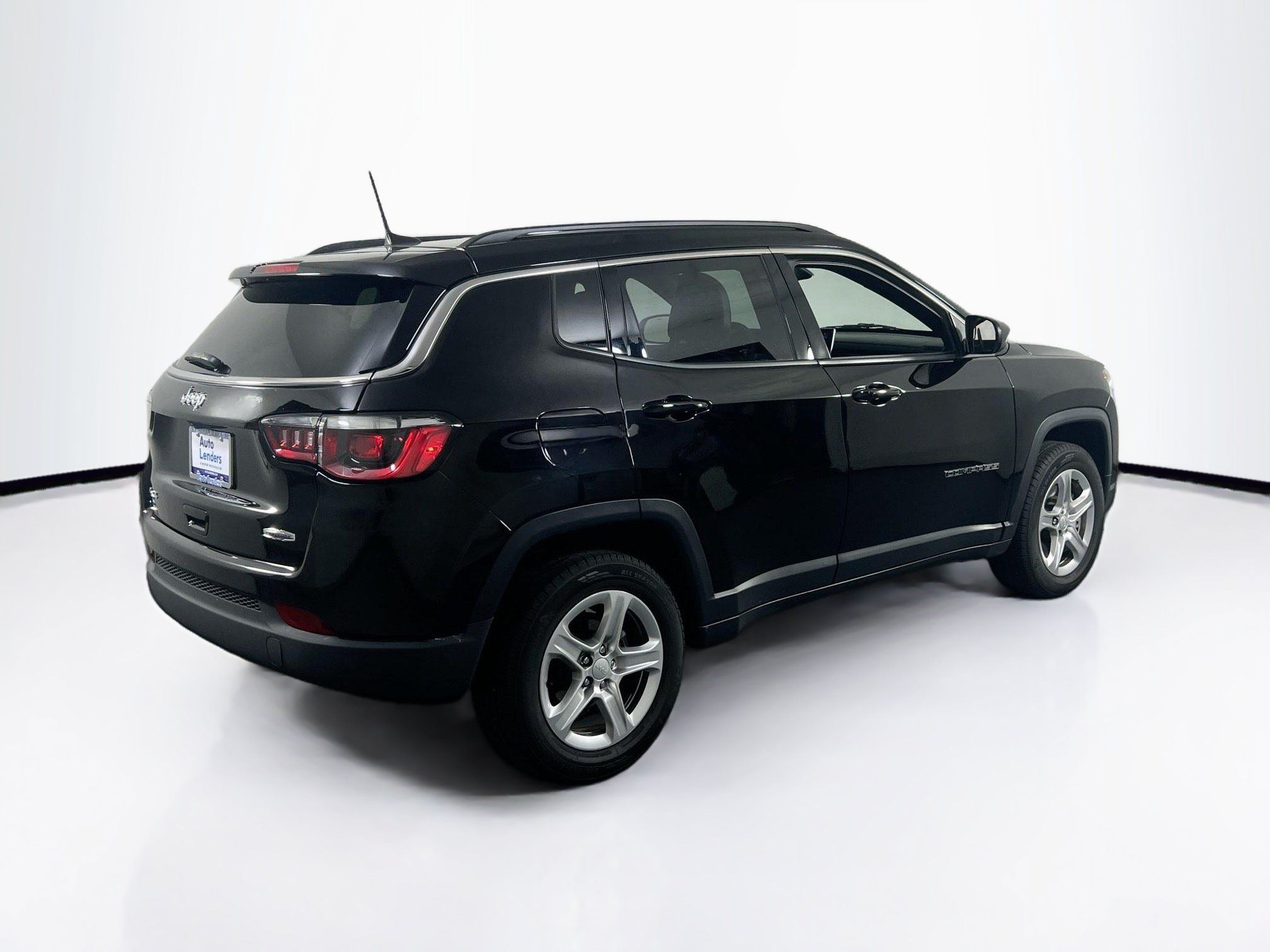 Used 2023 Jeep Compass Latitude w/ Convenience Group AWD/4WD image 5