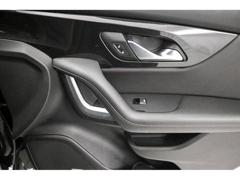 Used 2020 Chevrolet Blazer Premier image 17
