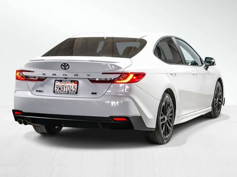 Used 2026 Toyota Camry SE image 5