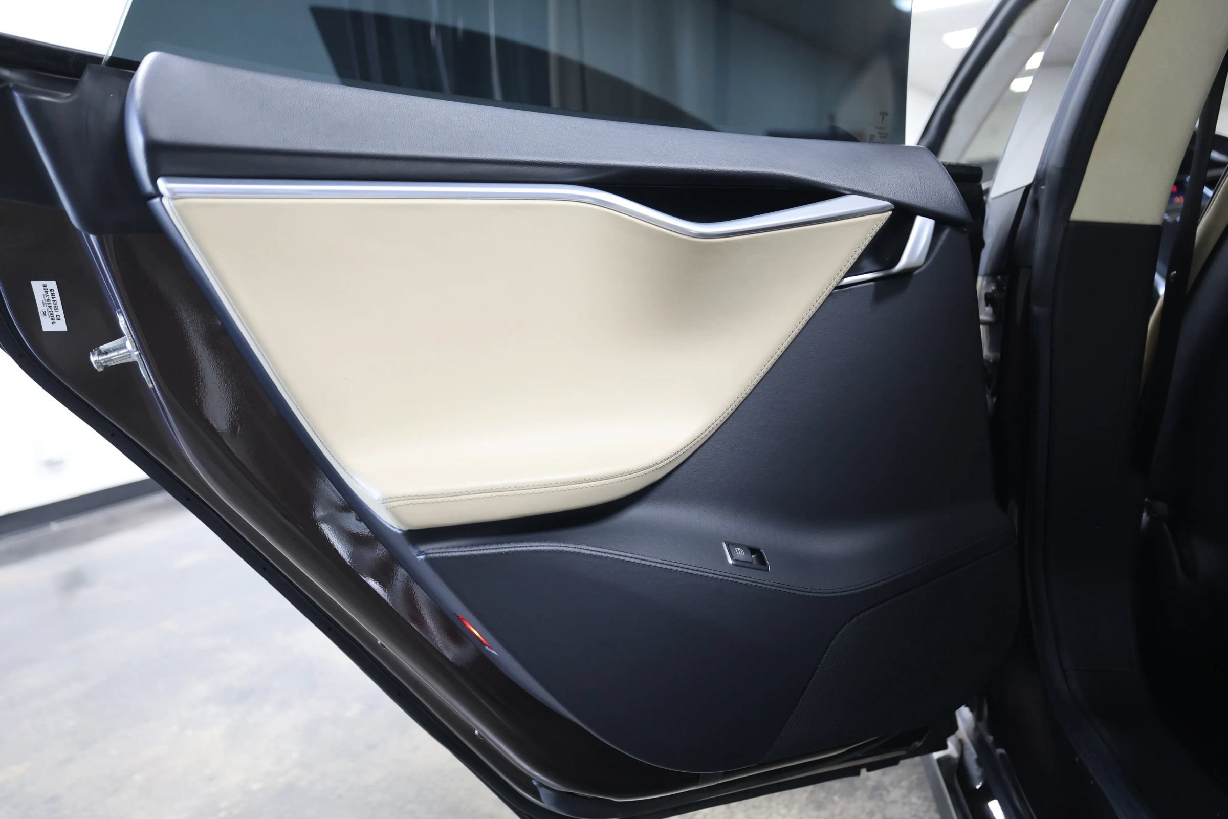 Used 2013 Tesla Model S Performance RWD image 46