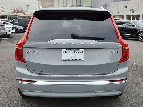 Certified 2024 Volvo XC90 B6 Plus image 5