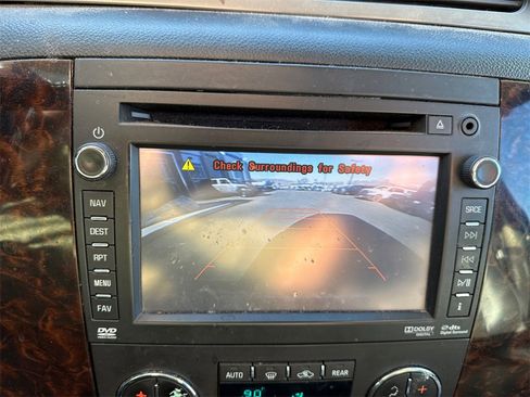 Used 2014 GMC Yukon XL Denali image 17