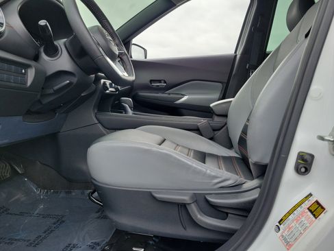 Certified 2022 Nissan Kicks SR w/ Premium Package image 16