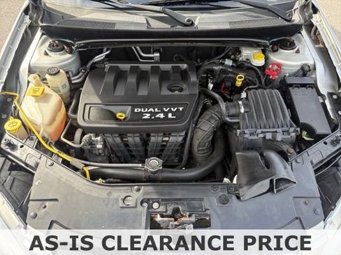 Used 2012 Chrysler 200 LX FWD image 26