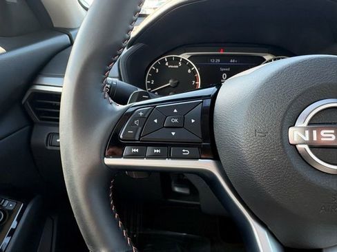 Used 2025 Nissan Altima 2.5 SR image 37