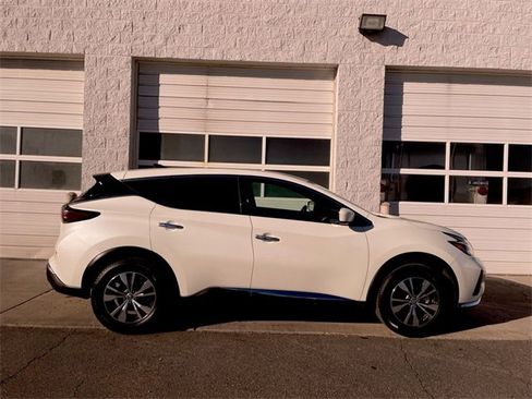 Used 2023 Nissan Murano S image 1