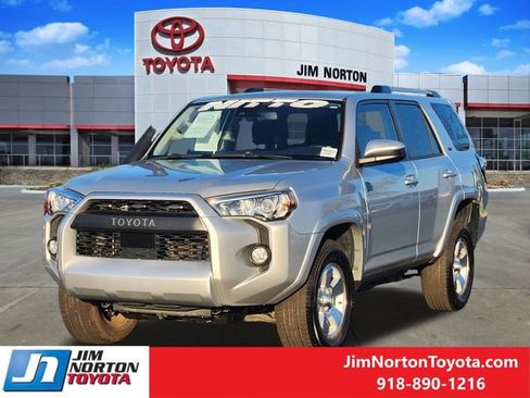 Used 2020 Toyota 4Runner SR5 image 3