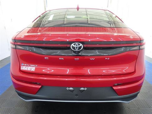Used 2024 Toyota Crown XLE image 11