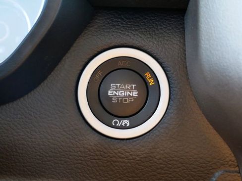 Used 2019 RAM 1500 Laramie image 28