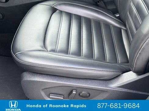 Used 2024 Ford Edge SEL image 23