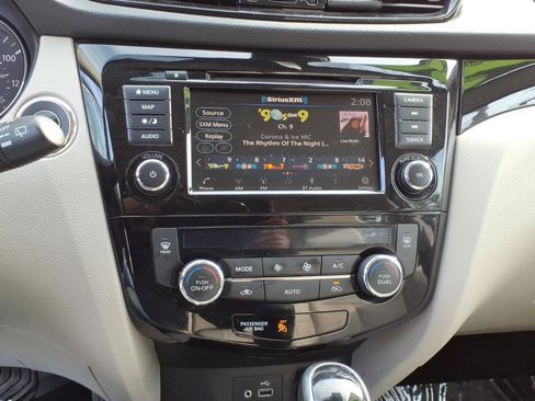 Used 2022 Nissan Rogue Sport SL w/ Premium Package image 19