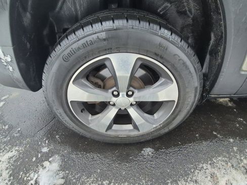 Used 2019 Jeep Cherokee Limited image 9