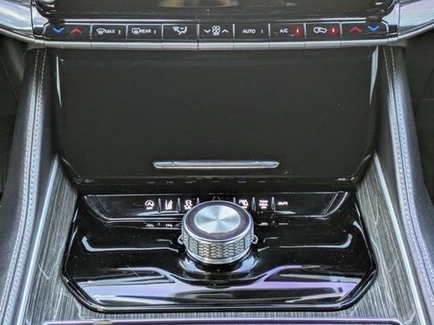 Used 2022 Jeep Wagoneer Series II RWD image 21