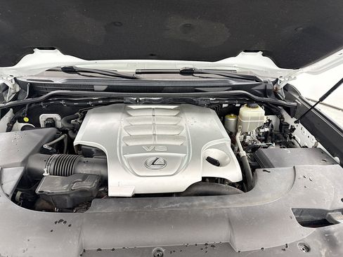 Used 2016 Lexus LX 570 4WD w/ Luxury Package image 31