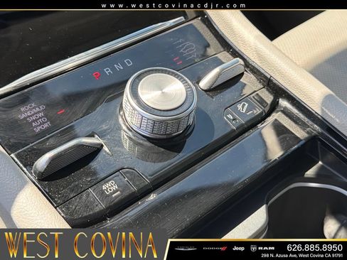 Used 2022 Jeep Grand Cherokee Summit w/ Advanced Protech Group IV AWD/4WD image 30