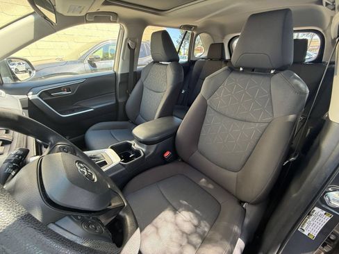 Used 2025 Toyota RAV4 XLE w/ Convenience Package AWD/4WD image 34