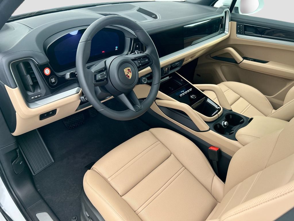 Used 2026 Porsche Cayenne AWD/4WD image 4