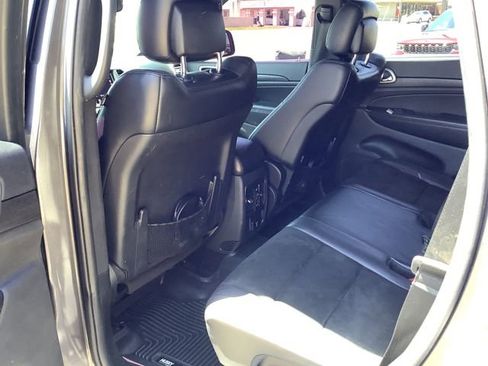 Used 2018 Jeep Grand Cherokee Altitude AWD/4WD image 23