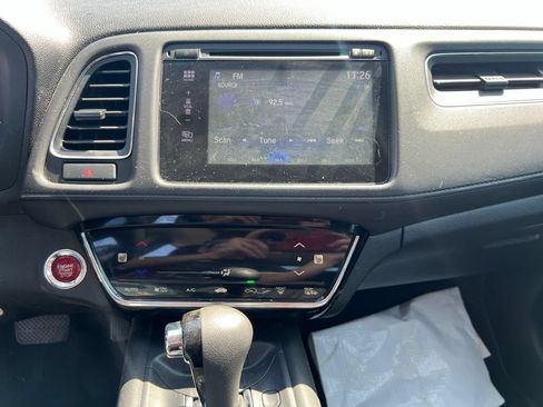 Used 2018 Honda HR-V EX image 8