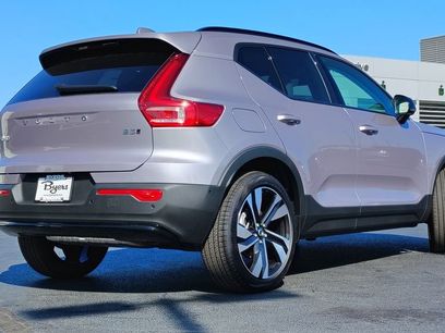 New 2026 Volvo XC40 B5 Ultra w/ Climate Package