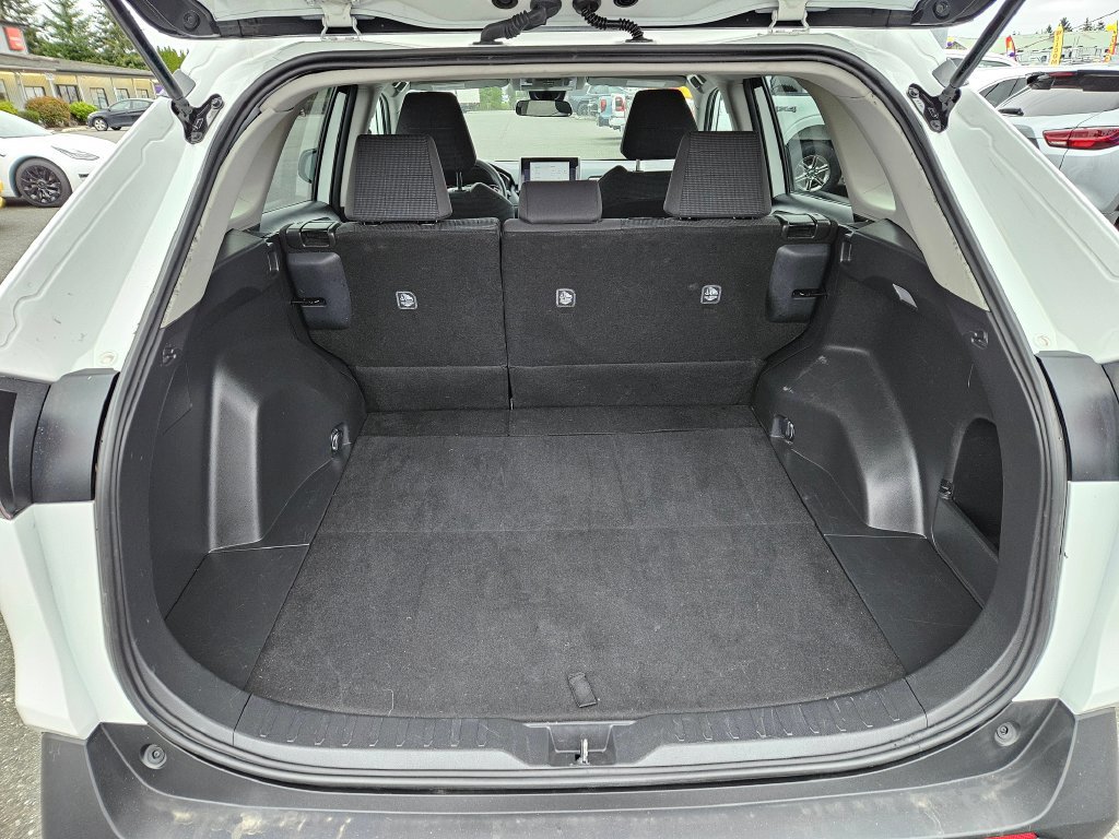 Used 2025 Toyota RAV4 LE AWD/4WD image 12