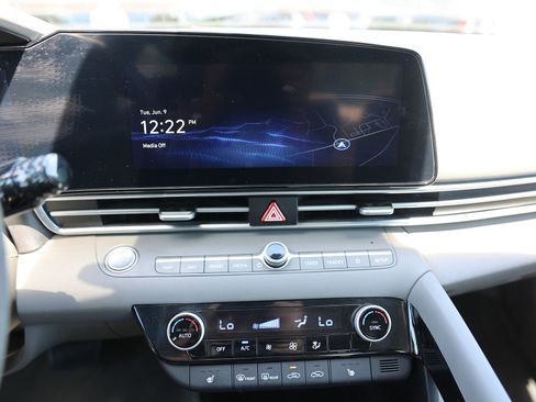 Used 2023 Hyundai Elantra SEL w/ Convenience Package FWD image 19