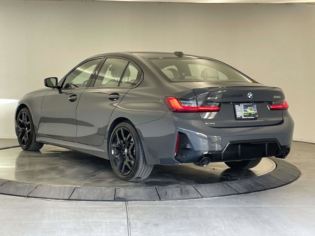 Used 2026 BMW 330i xDrive Sedan w/ M Sport Package AWD/4WD image 3