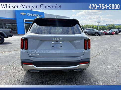 Used 2024 Kia Sorento EX w/ Panoramic Sunroof Package FWD image 6