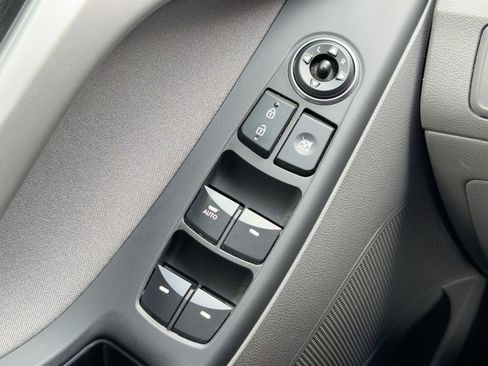 Used 2015 Hyundai Elantra SE w/ Option Group 02 image 10