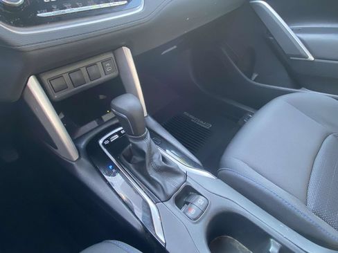 Used 2025 Toyota Corolla Cross AWD Hybrid image 32