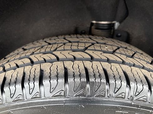 Used 2022 GMC Terrain SLE w/ Driver Convenience Package image 33