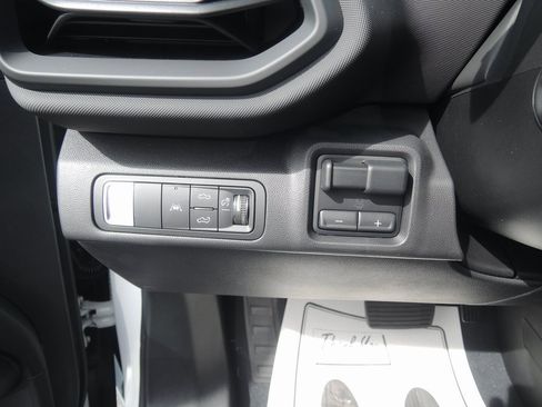 New 2025 Chevrolet Silverado EV LT image 22