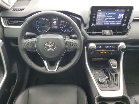 Used 2021 Toyota RAV4 XLE Premium AWD/4WD image 18