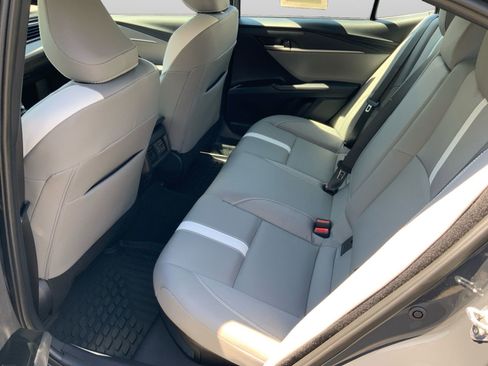 Used 2025 Toyota Camry SE FWD image 34