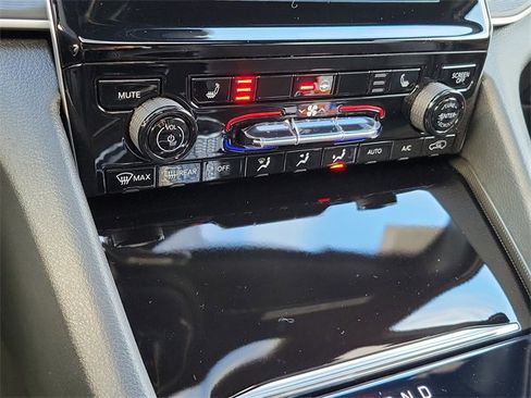 New 2025 Jeep Grand Cherokee L Altitude image 19