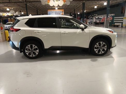 Used 2023 Nissan Rogue SV AWD/4WD image 10