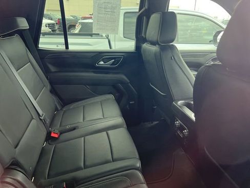 Used 2022 GMC Yukon SLT w/ SLT Luxury Package image 14