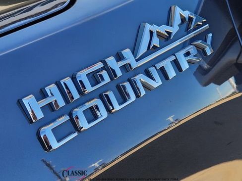 Used 2023 Chevrolet Silverado 1500 High Country w/ High Country Premium Package image 12