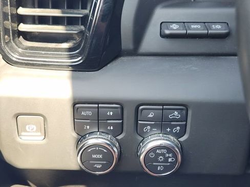 Used 2024 GMC Sierra 2500 AT4 w/ AT4 Premium Plus Package image 23