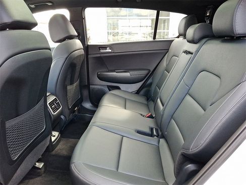 Used 2022 Kia Sportage Nightfall Edition image 13
