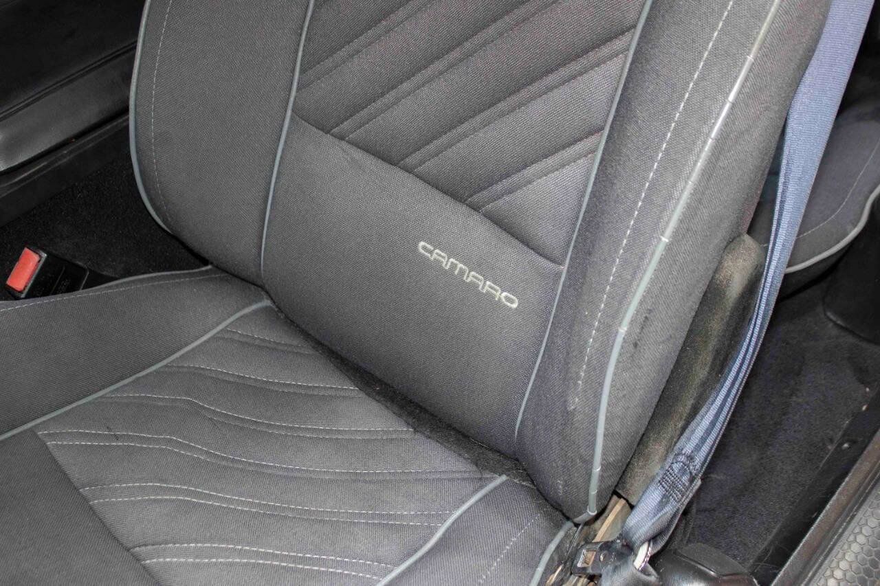 Used 1987 Chevrolet Camaro Z28 RWD image 32