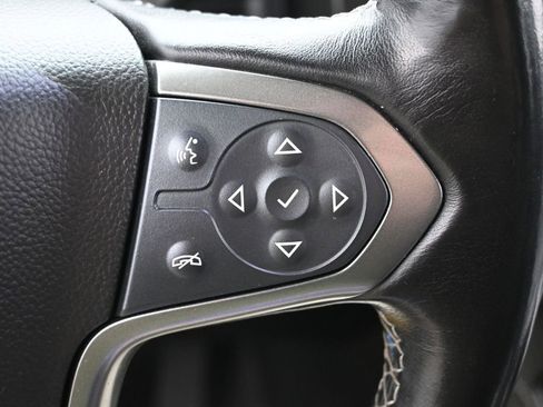 Used 2019 Chevrolet Suburban LT image 13